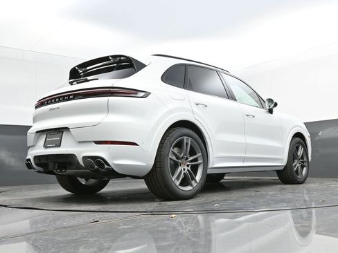 New 2025 Porsche Cayenne image 41