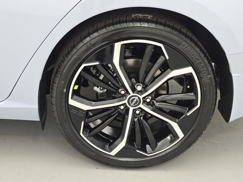 New 2025 Nissan Altima 2.5 SR w/ SR Premium Package image 33