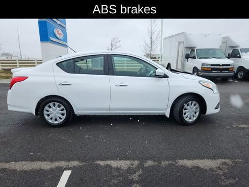 Used 2019 Nissan Versa SV image 12