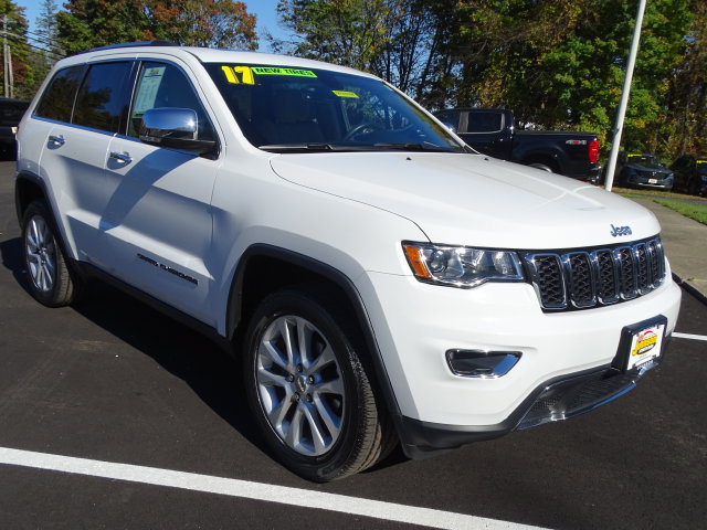 Used 2017 Jeep Grand Cherokee Limited AWD/4WD image 2