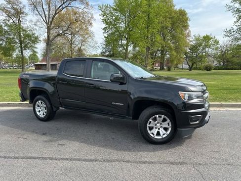 Used 2020 Chevrolet Colorado LT image 2