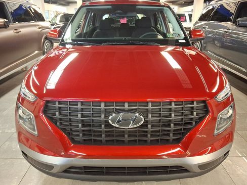 New 2025 Hyundai Venue SE image 2