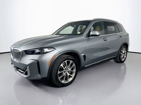 Used 2024 BMW X5 xDrive40i AWD/4WD image 2
