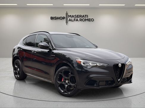 Used 2024 Alfa Romeo Giulia Veloce AWD/4WD image 1