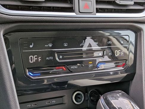 New 2026 Volkswagen Taos SE image 13