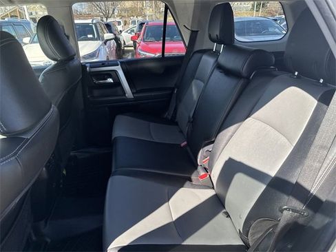 Used 2022 Toyota 4Runner SR5 Premium image 41