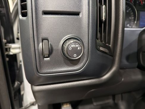 Used 2018 Chevrolet Silverado 1500 W/T w/ WT Convenience Package AWD/4WD image 10