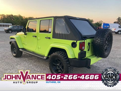 Used 2017 Jeep Wrangler Unlimited Sahara AWD/4WD image 5