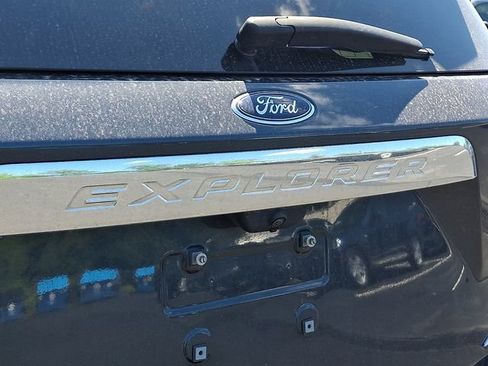 Certified 2022 Ford Explorer XLT w/ Equipment Group 202A AWD/4WD image 36