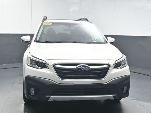 Used 2022 Subaru Outback Limited image 3
