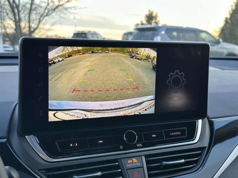 New 2025 Nissan Altima 2.5 SR w/ SR Premium Package image 21