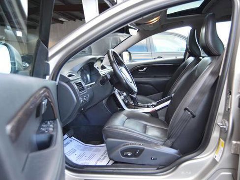 Used 2016 Volvo XC70 T5 Premier w/ Proximity Package image 46