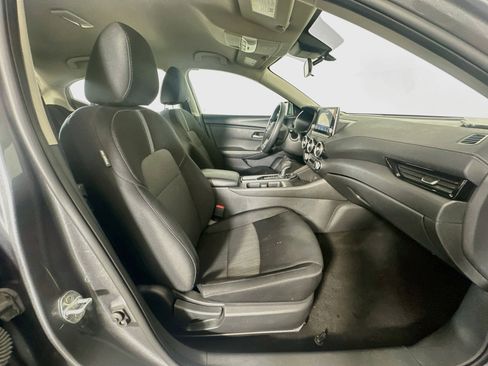 Used 2024 Nissan Sentra SV FWD image 29