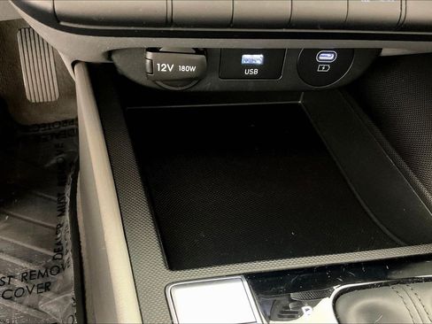 Used 2025 Hyundai Elantra SE FWD image 15