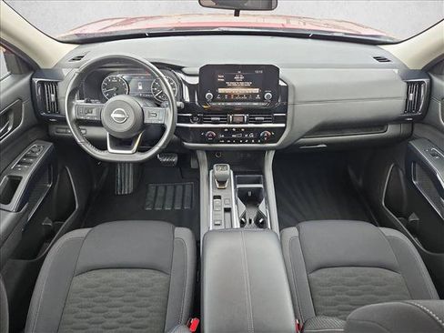 Used 2025 Nissan Pathfinder SV FWD image 17