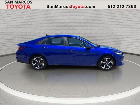 Used 2023 Hyundai Elantra SEL w/ Convenience Package FWD image 5