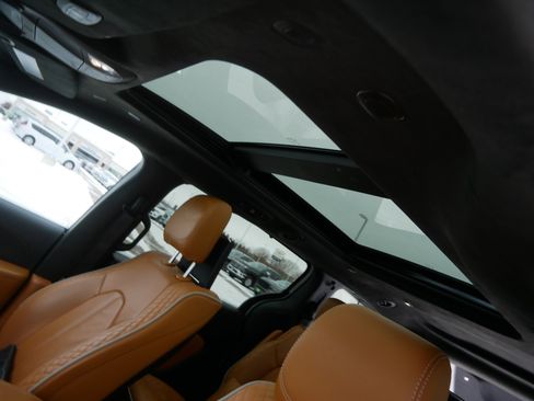 Used 2022 Chrysler Pacifica Pinnacle image 22