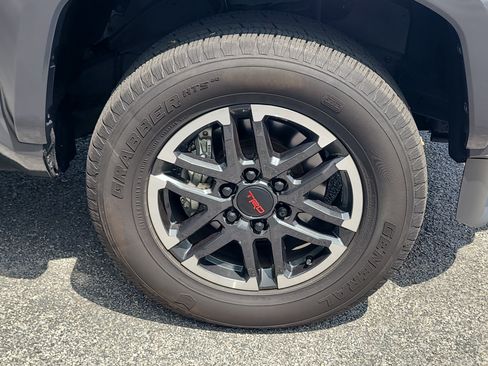 Used 2024 Toyota Tacoma TRD Sport w/ TRD Sport Upgrade Package RWD image 10