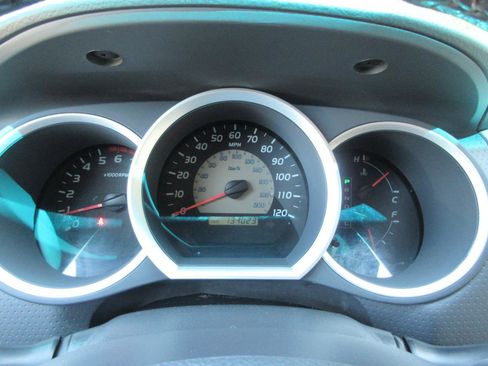 Used 2010 Toyota Tacoma PreRunner RWD image 9