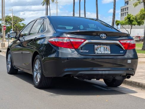 Used 2017 Toyota Camry SE FWD image 3