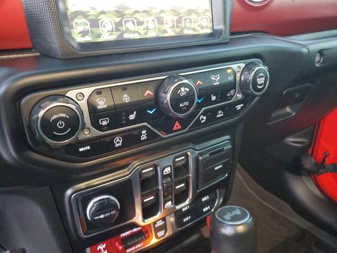 Certified 2022 Jeep Wrangler Unlimited Rubicon w/ LED Lighting Group image 19