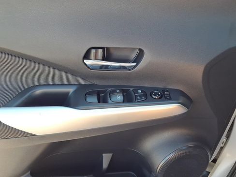 Used 2019 Nissan Kicks SV FWD image 13