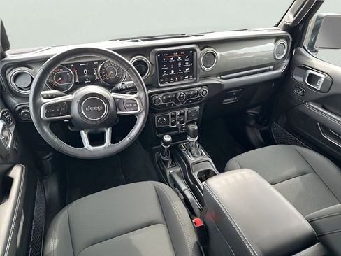 Used 2023 Jeep Wrangler Unlimited Sahara w/ Cold Weather Group AWD/4WD image 17