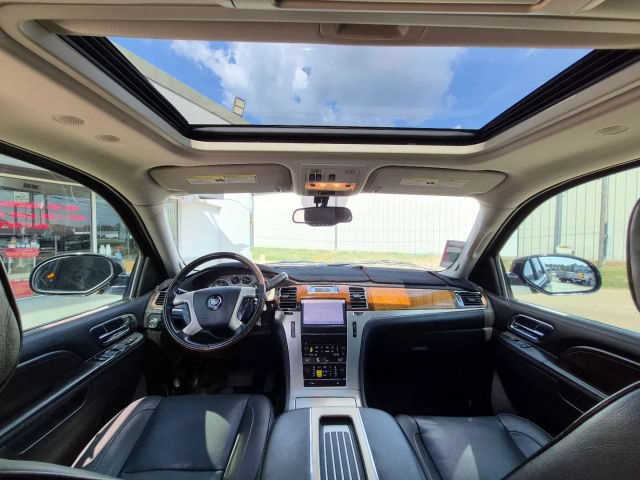 Used 2013 Cadillac Escalade Platinum AWD/4WD image 21
