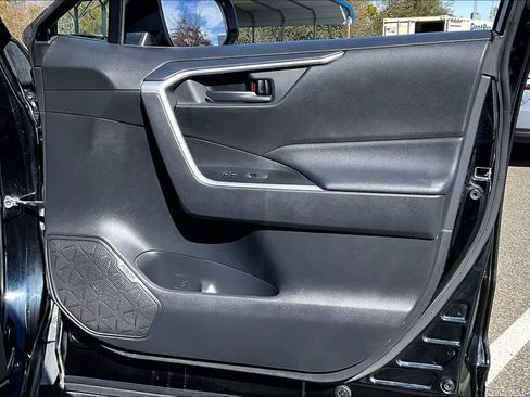 Certified 2021 Toyota RAV4 LE image 22