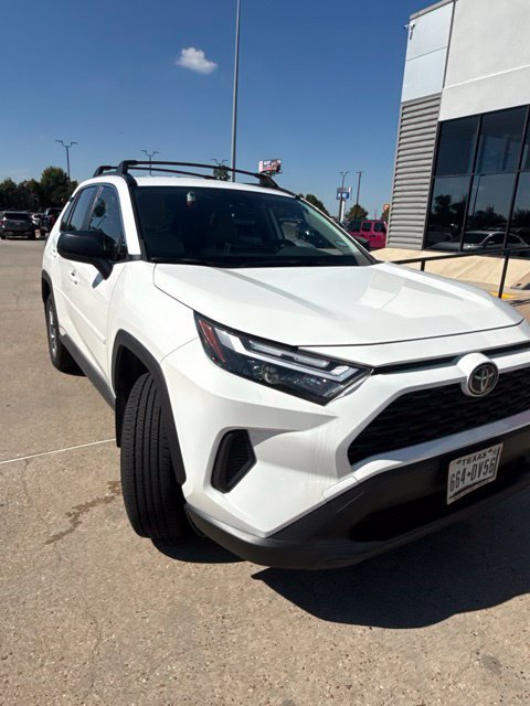 Used 2025 Toyota RAV4 LE AWD/4WD image 1