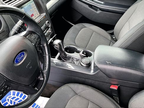 Used 2018 Ford Explorer XLT w/ Equipment Group 201A AWD/4WD image 15