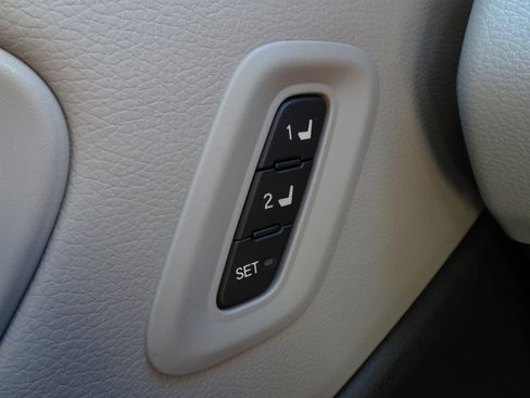 Used 2025 Honda Pilot EX-L image 24