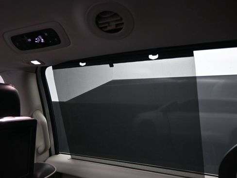 Used 2024 Chrysler Pacifica Limited w/ Uconnect Theater Family Group FWD image 29