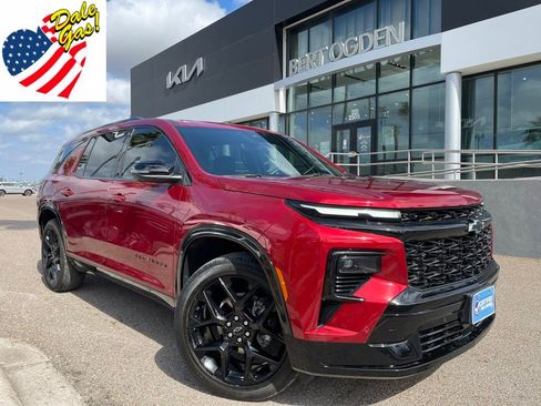 Used 2024 Chevrolet Traverse RS w/ LPO, Floor Liner Package image 1