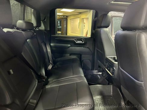 Used 2024 GMC Sierra 2500 SLT w/ SLT Convenience Package image 21