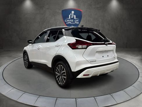 Used 2022 Nissan Kicks SV FWD image 3