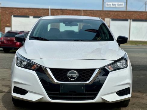 Used 2021 Nissan Versa S FWD image 2
