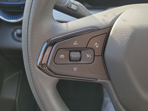 Used 2025 Chevrolet Trax LT FWD image 24