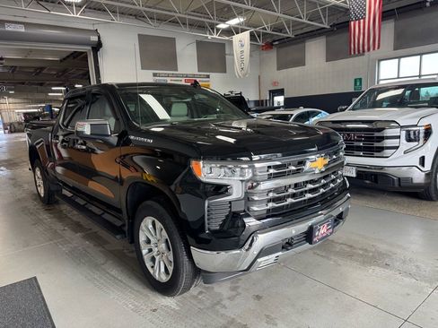 Used 2022 Chevrolet Silverado 1500 LTZ w/ LTZ Convenience Package II image 3