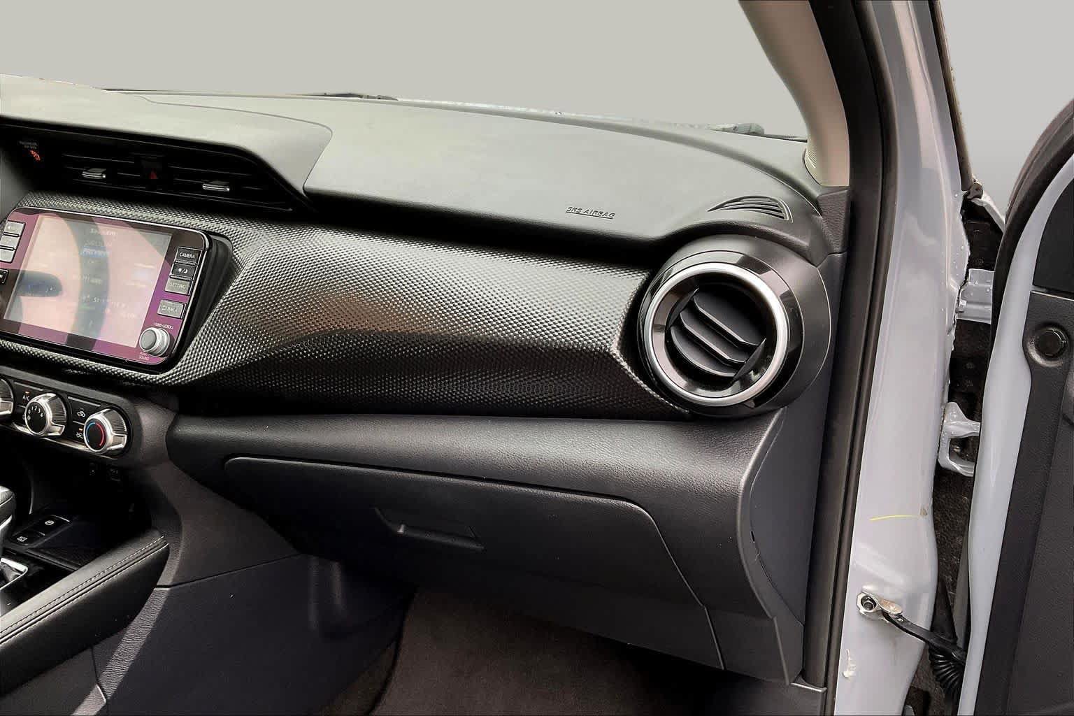 Used 2024 Nissan Kicks SV FWD image 18