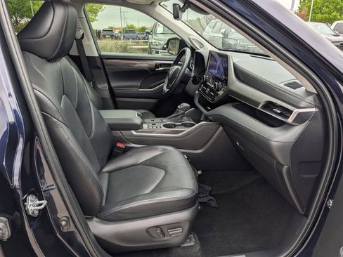 Used 2023 Toyota Highlander Limited image 35