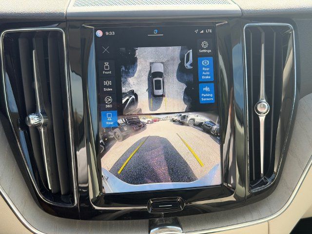 Used 2024 Volvo XC60 B5 Plus w/ Protection Package AWD/4WD image 25