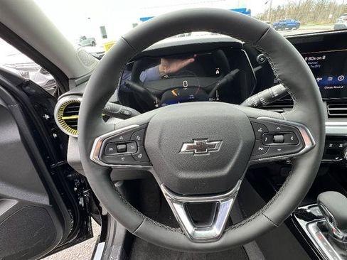 New 2026 Chevrolet Trax LT w/ Driver Confidence Package image 12