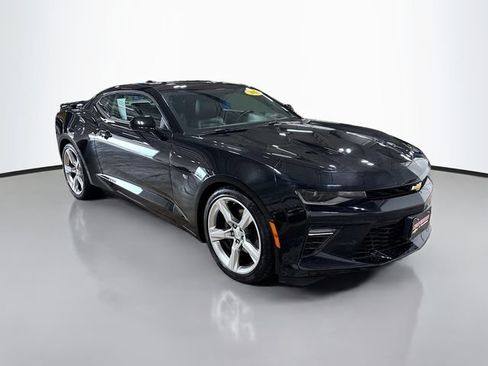 Used 2016 Chevrolet Camaro SS RWD image 3