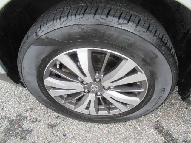 Used 2018 Nissan Pathfinder SV w/ SV Tech Package AWD/4WD image 12