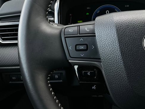 Used 2025 Toyota Camry SE image 33