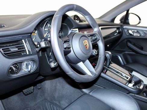 Used 2024 Porsche Macan GTS image 4