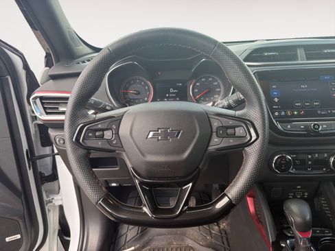 Used 2022 Chevrolet TrailBlazer RS w/ Sun and Liftgate Package AWD/4WD image 12