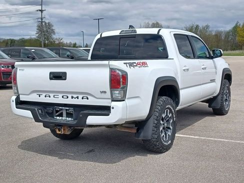 Used 2021 Toyota Tacoma TRD Off-Road w/ TRD Premium Off Road Package AWD/4WD image 4