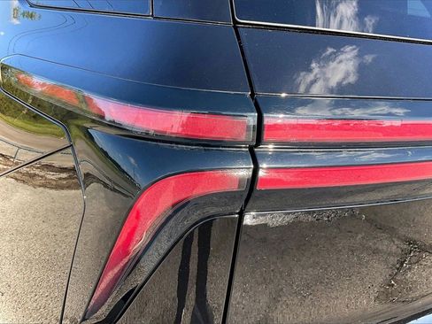 Certified 2025 Chevrolet Traverse LT image 20